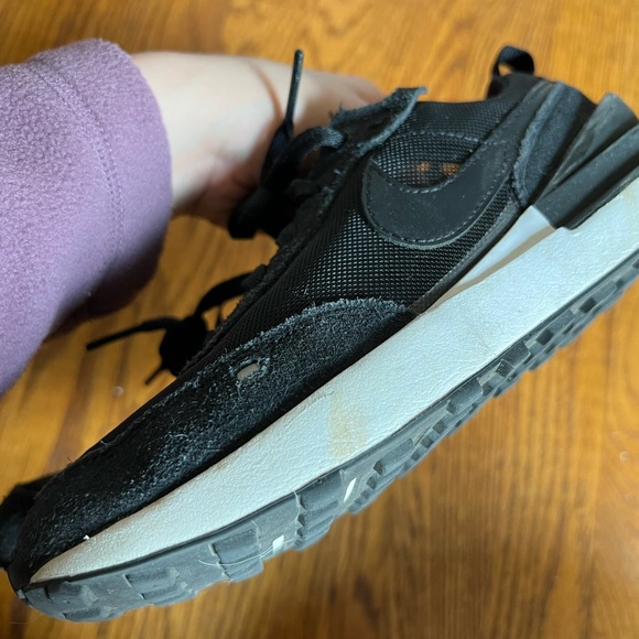 ⚫️NIKE: Boy’s size 3, “Waffle One” black & white sneakers, preowned⚫️ - Picture 7 of 9